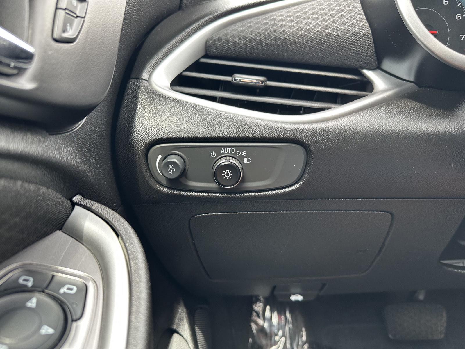 Vehicle photo 16