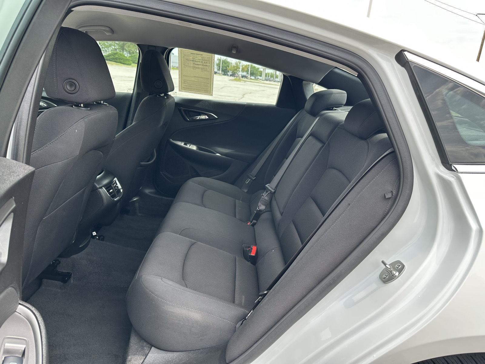 Vehicle photo 20