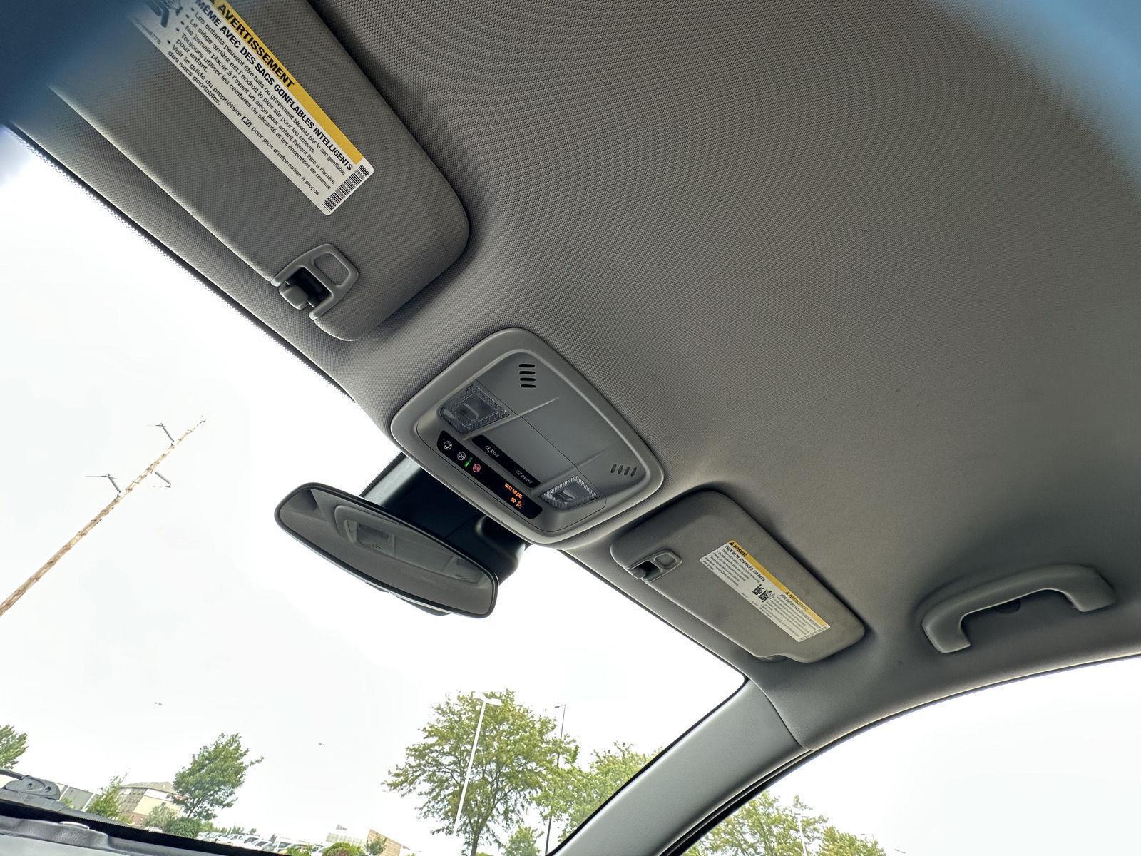 Vehicle photo 21