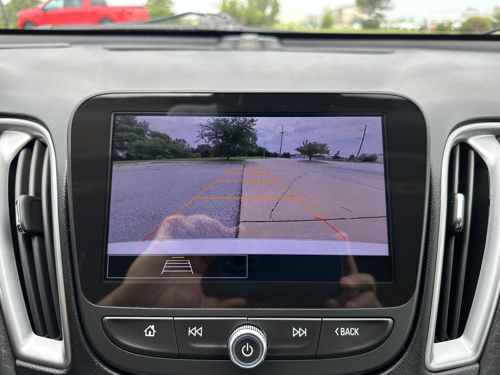 Vehicle photo 23