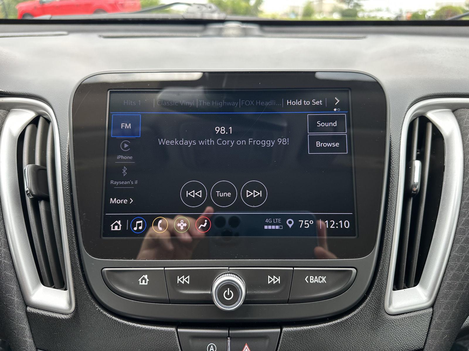 Vehicle photo 25