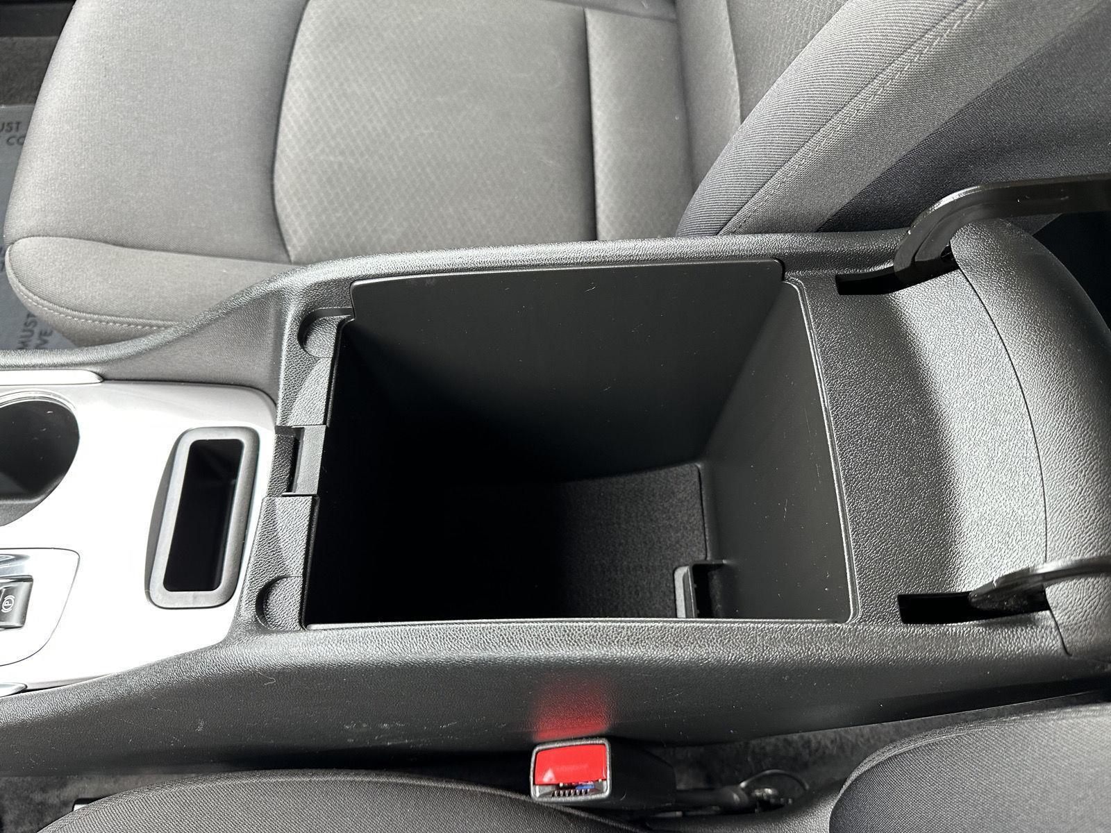 Vehicle photo 31