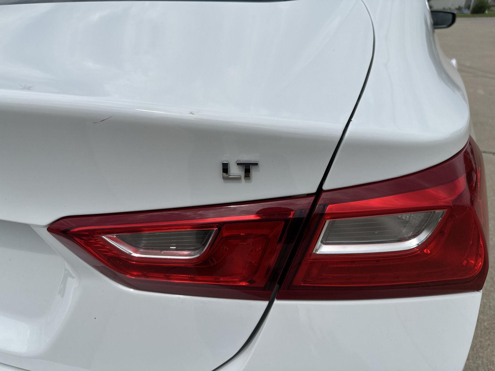 Vehicle photo 37