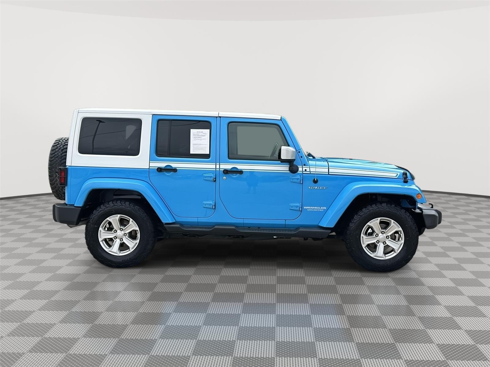 Vehicle photo 6