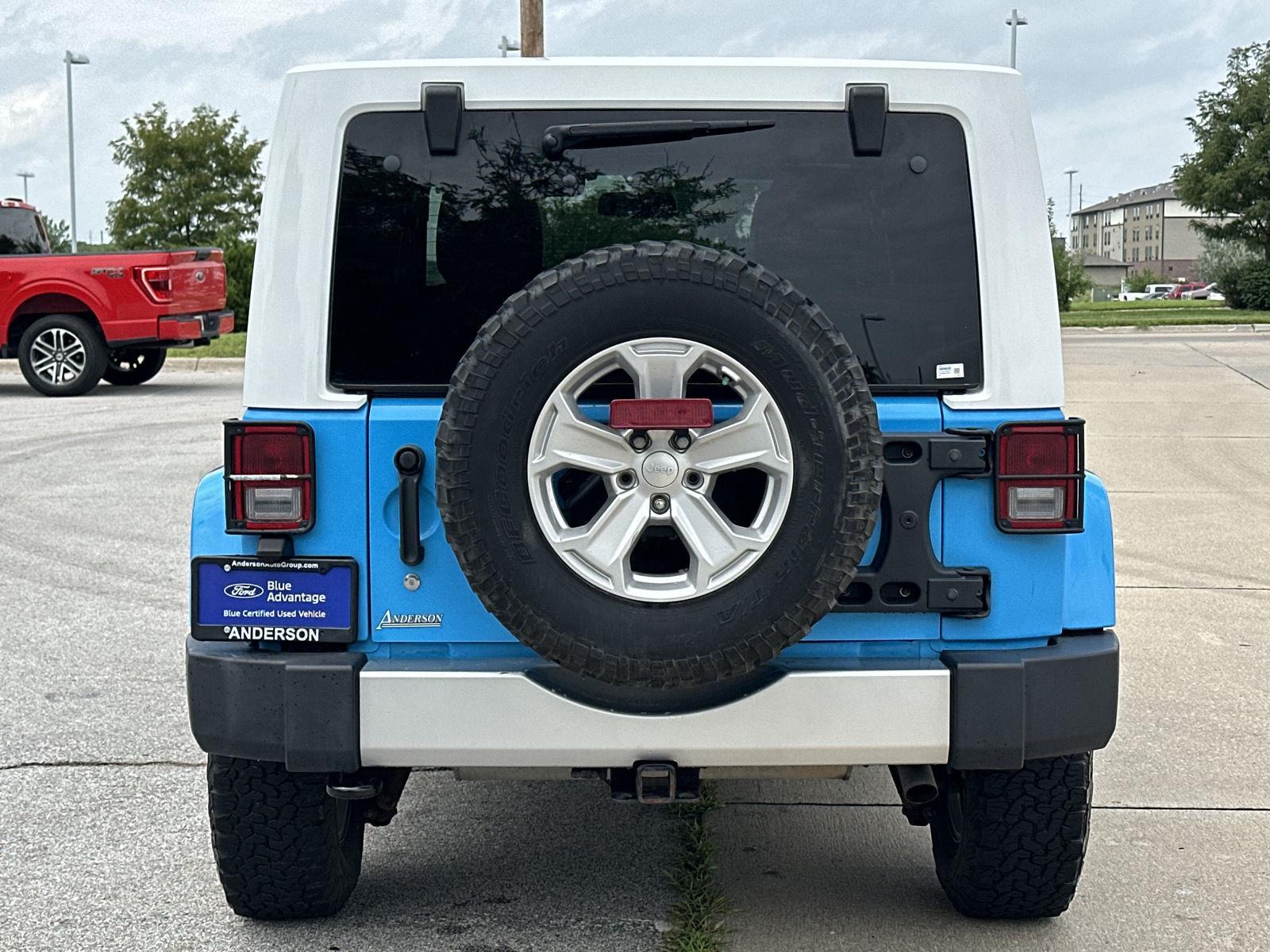 Vehicle photo 8