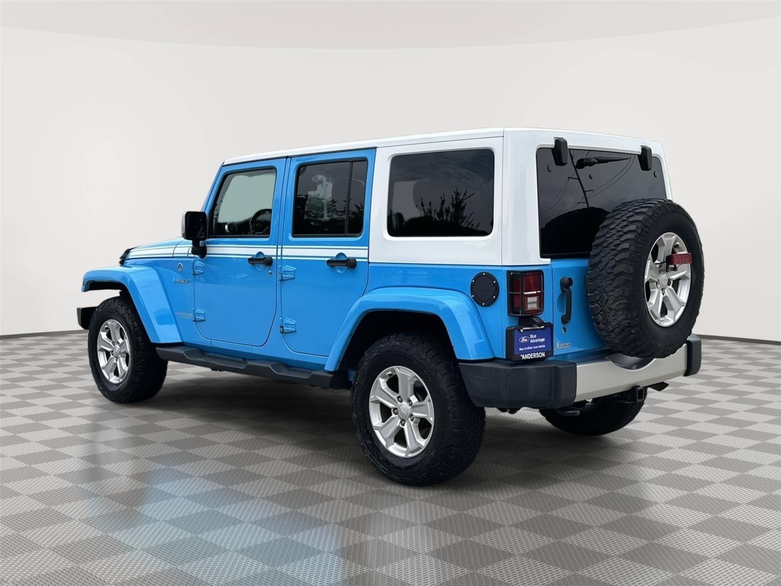 Vehicle photo 9