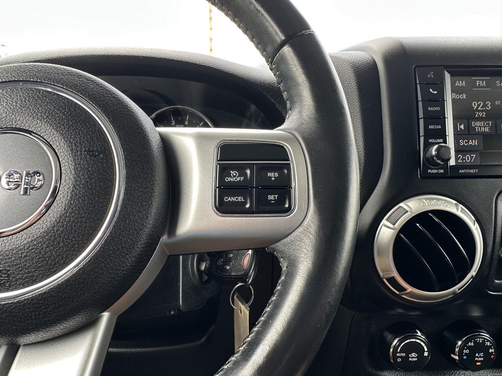 Vehicle photo 14