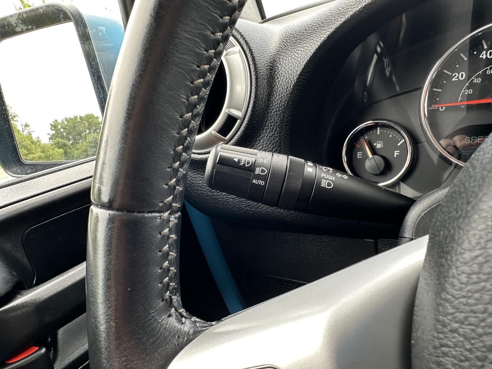 Vehicle photo 16