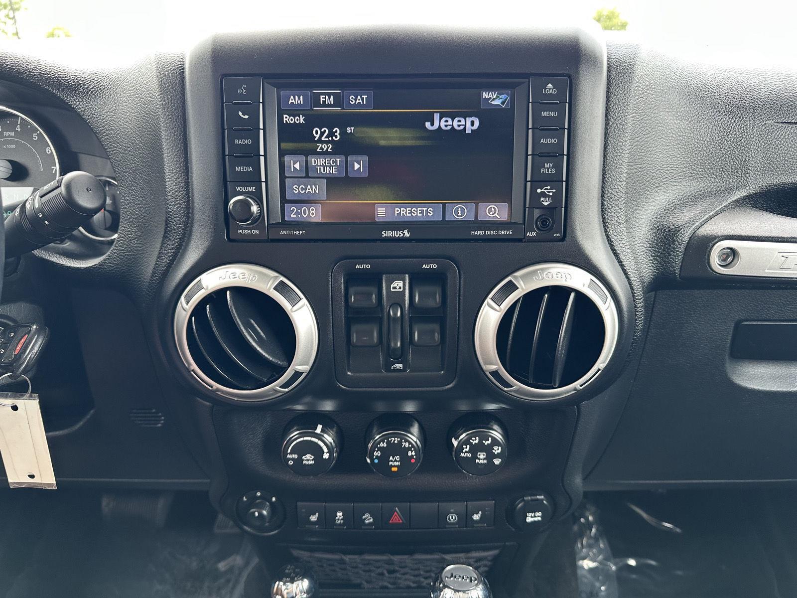 Vehicle photo 22