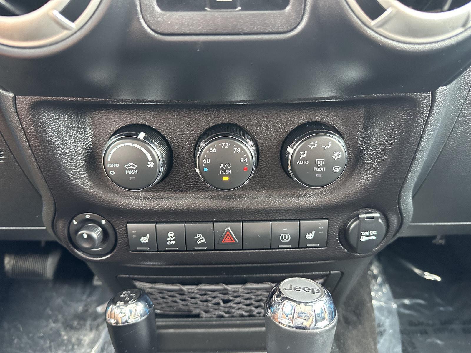 Vehicle photo 24