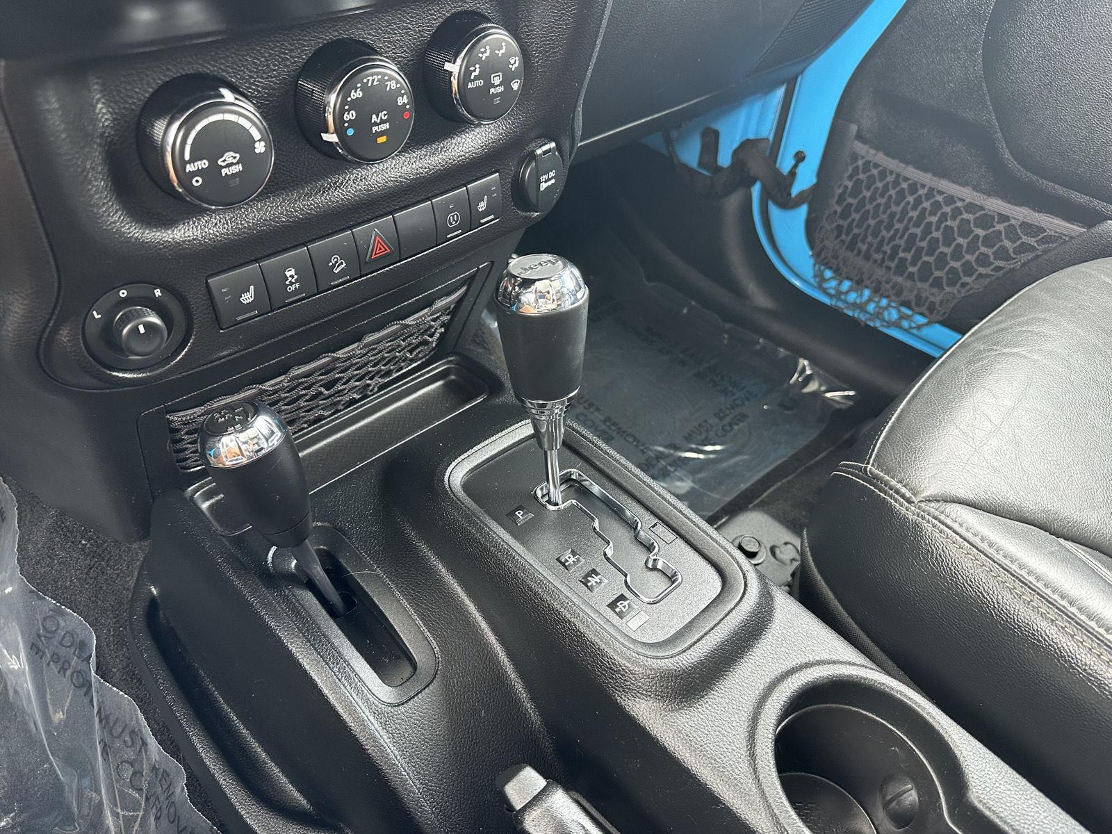 Vehicle photo 26