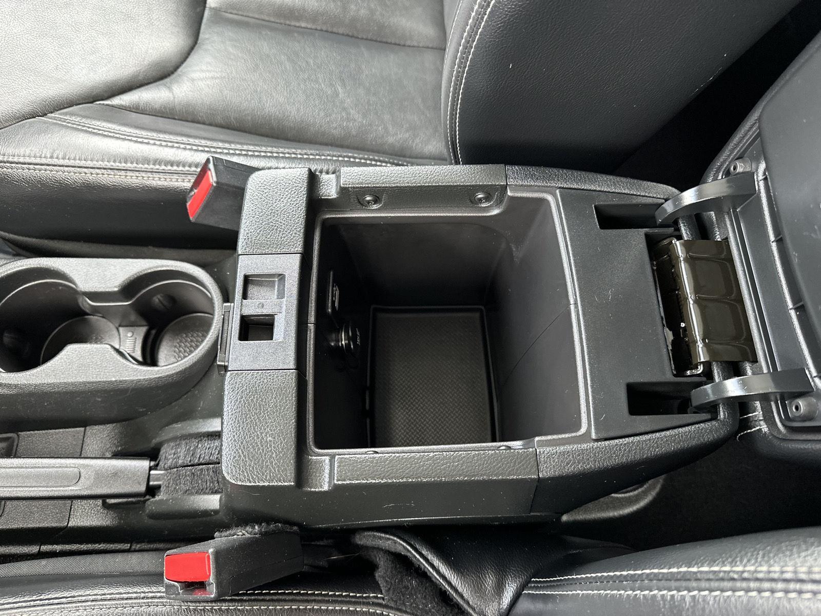 Vehicle photo 27