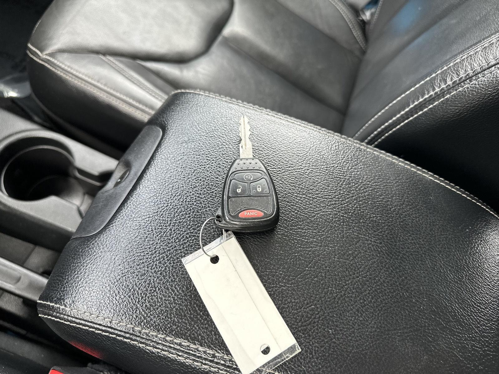Vehicle photo 33