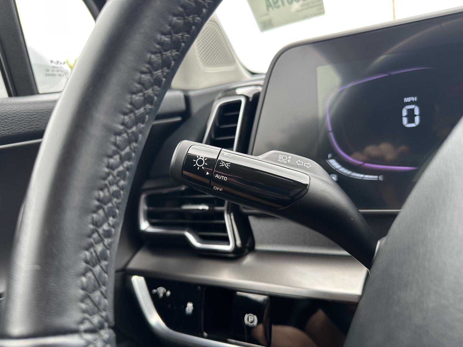Vehicle photo 16