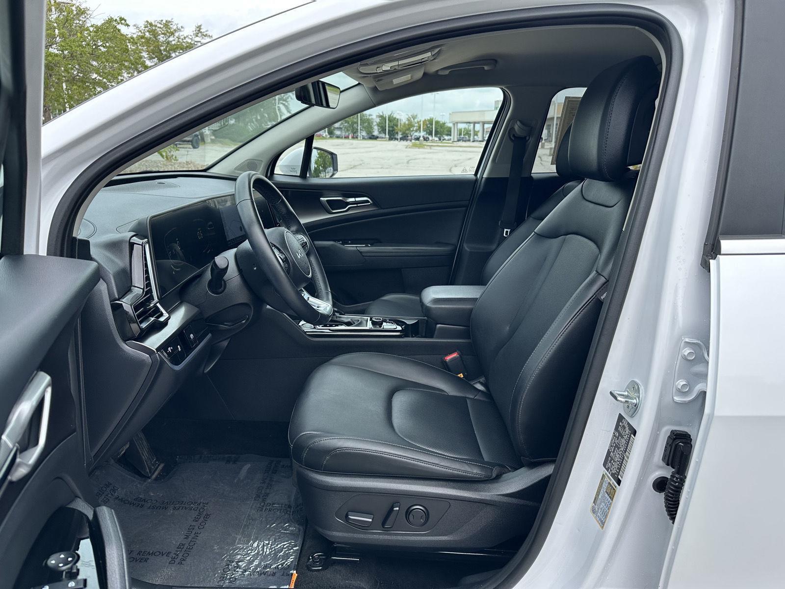 Vehicle photo 17