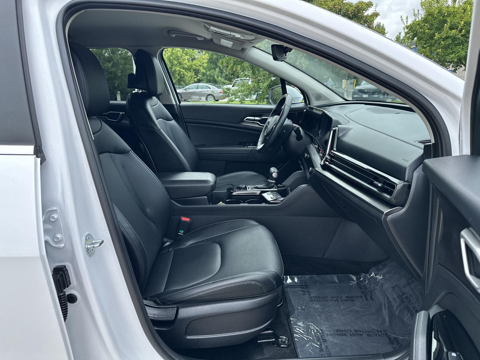 Vehicle photo 19