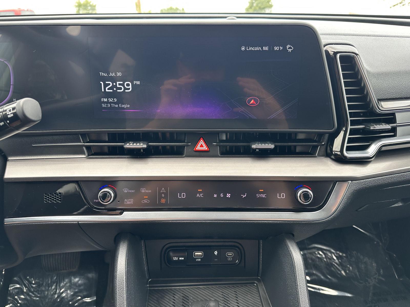 Vehicle photo 22