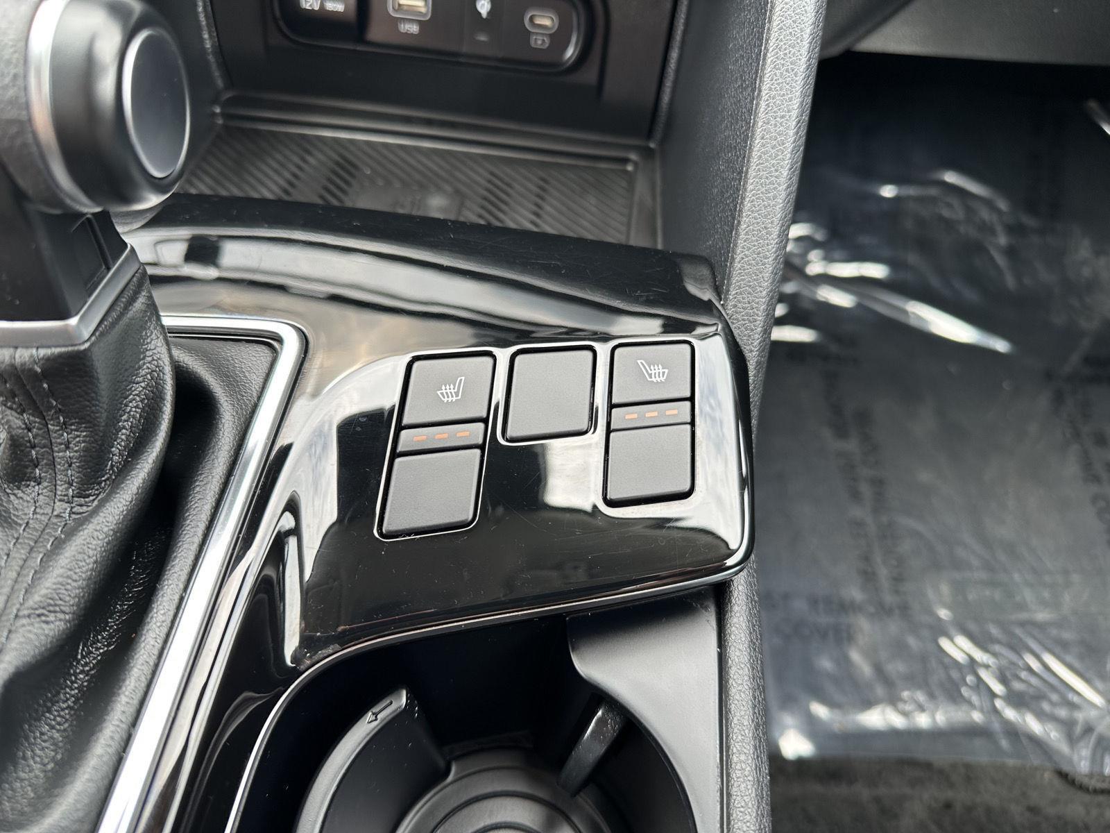 Vehicle photo 27