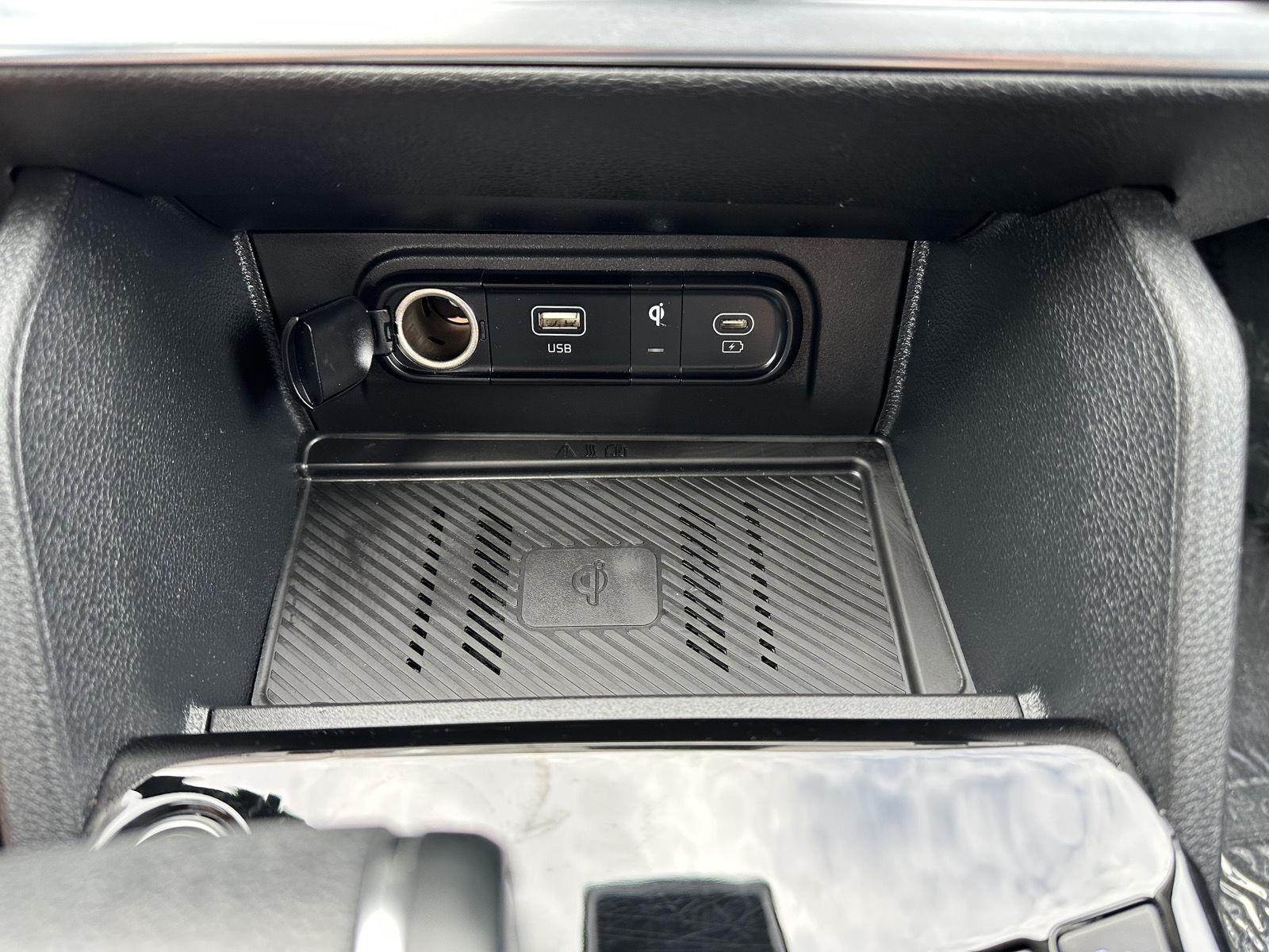 Vehicle photo 28