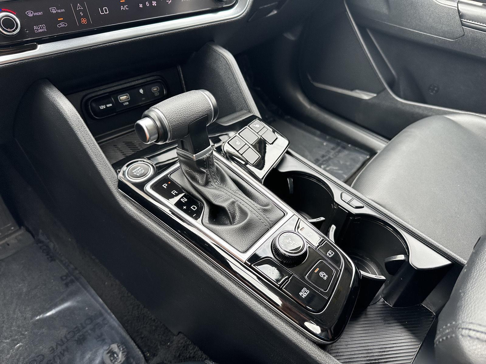 Vehicle photo 30