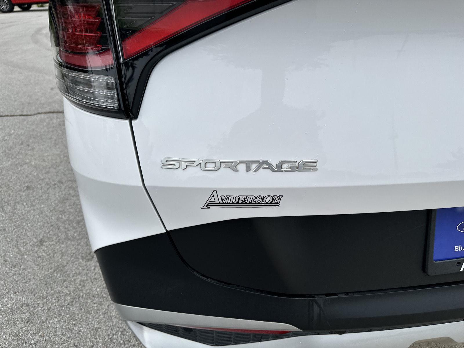 Vehicle photo 36