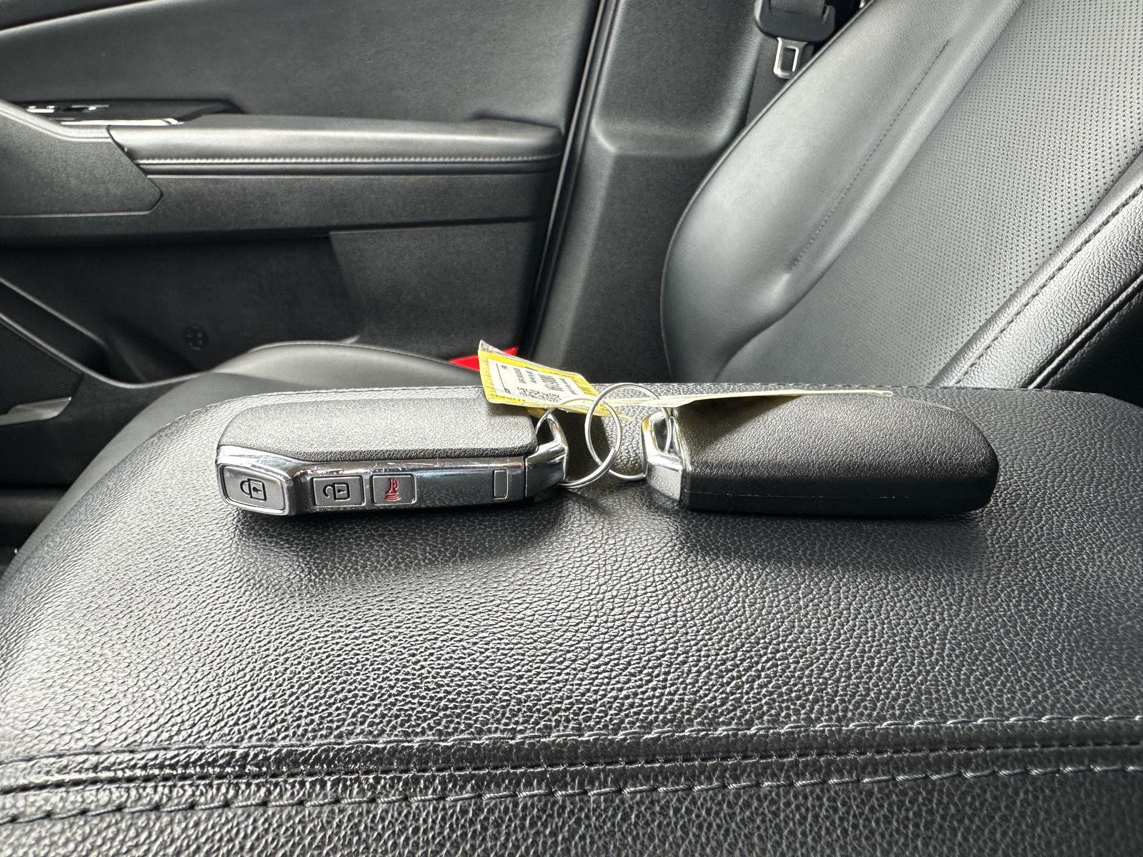 Vehicle photo 37