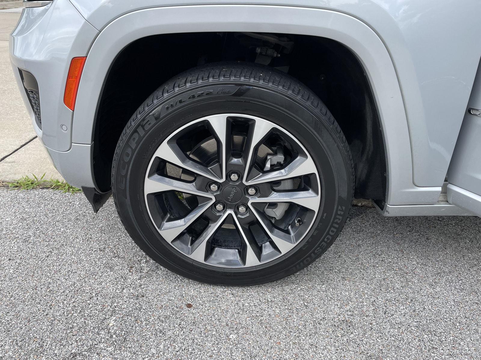 Vehicle photo 10