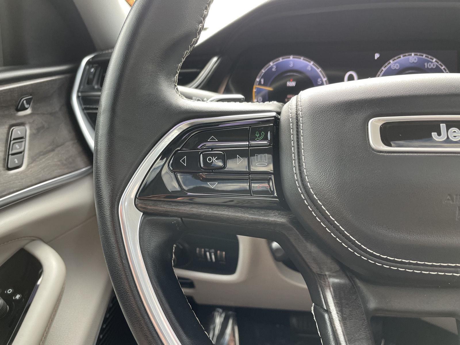 Vehicle photo 13