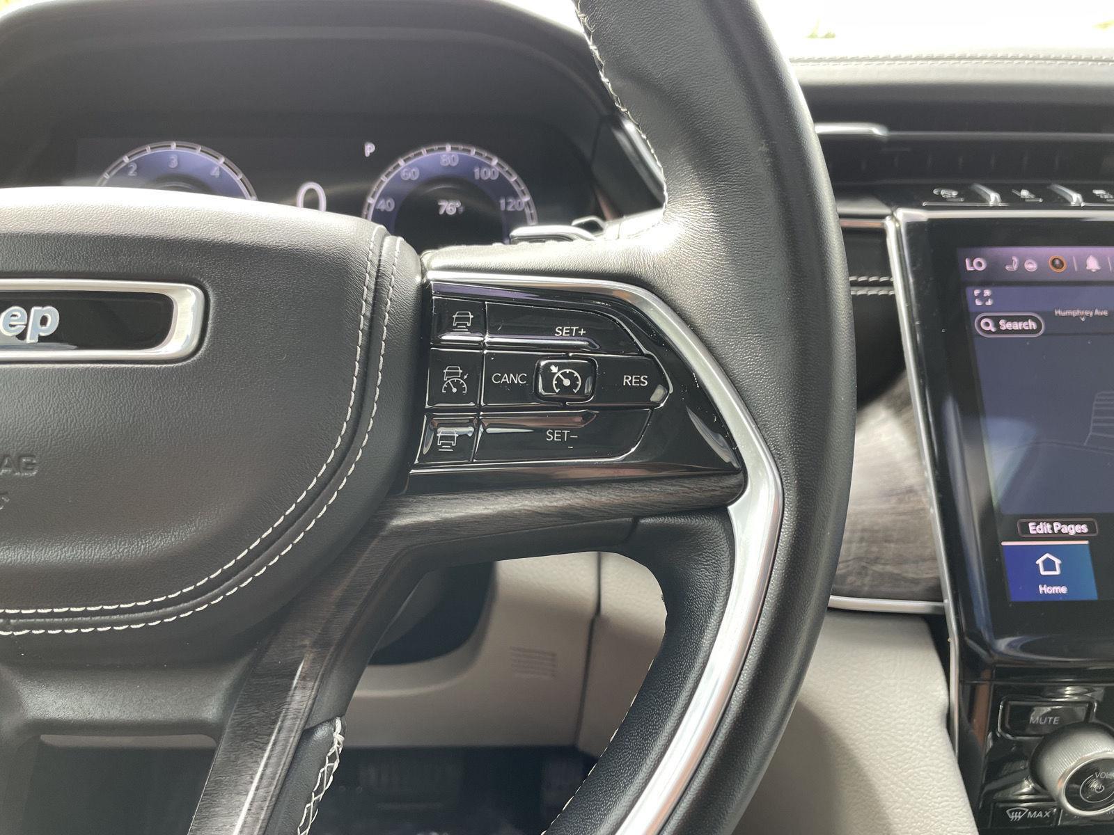 Vehicle photo 14