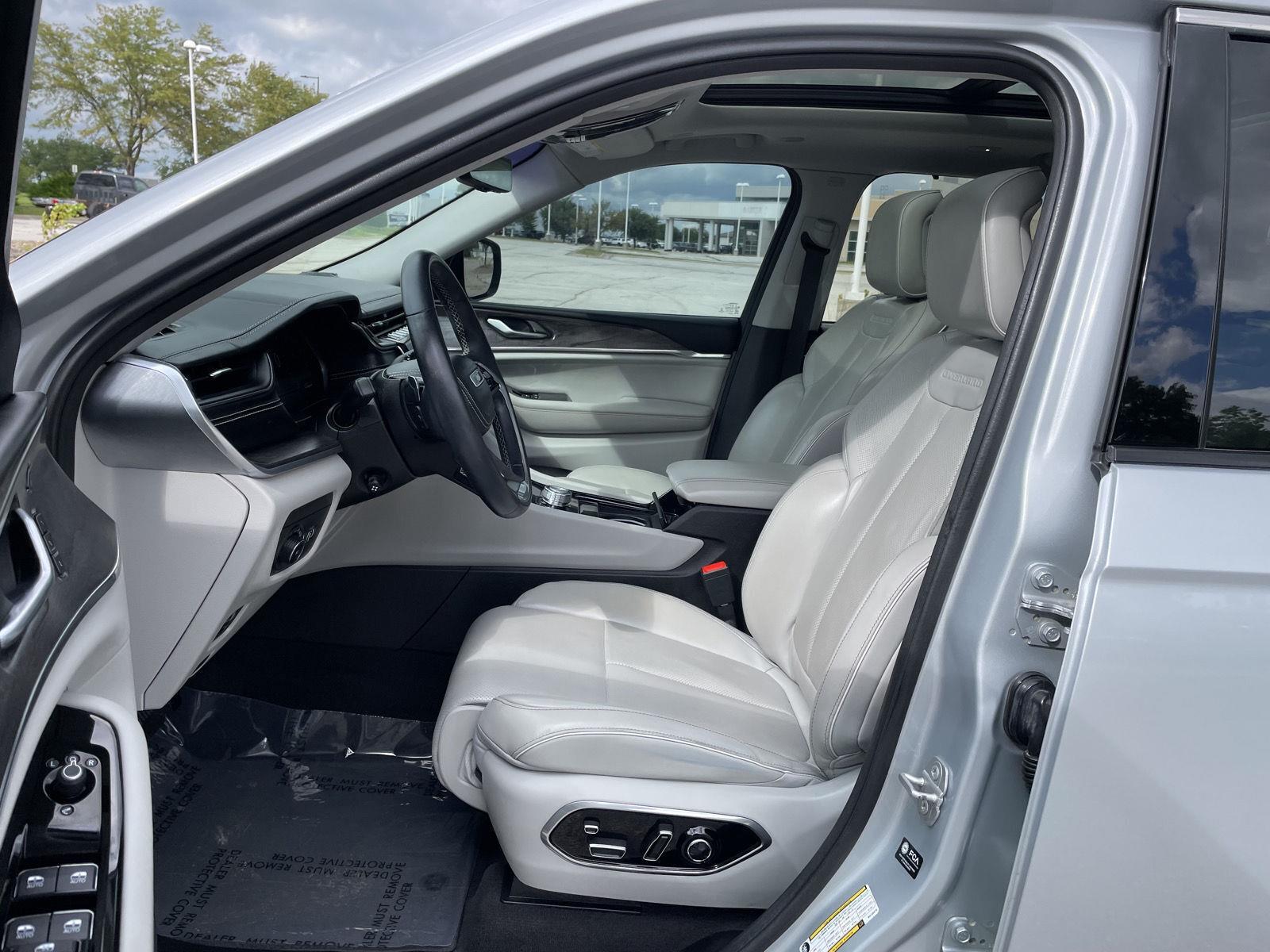 Vehicle photo 17