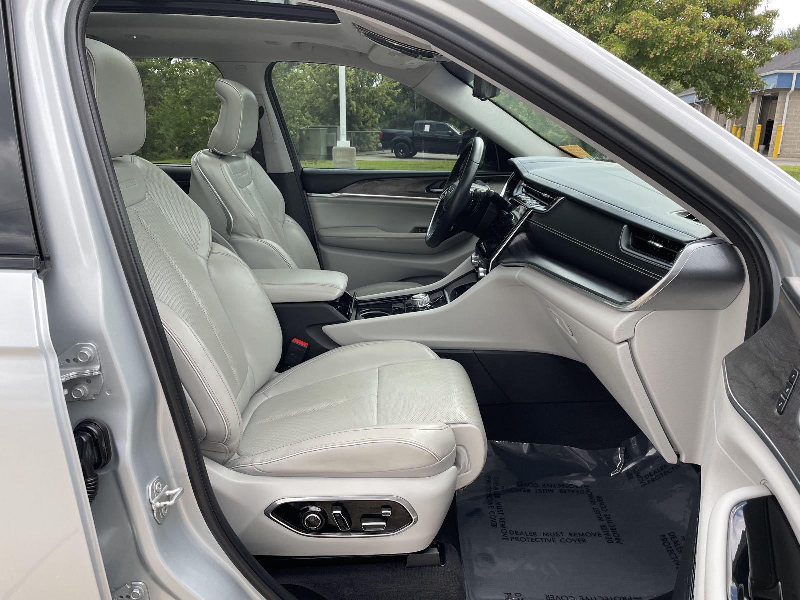 Vehicle photo 19