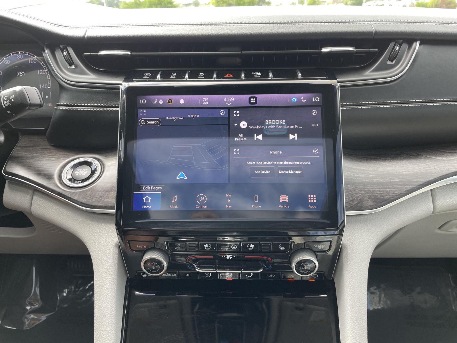 Vehicle photo 26