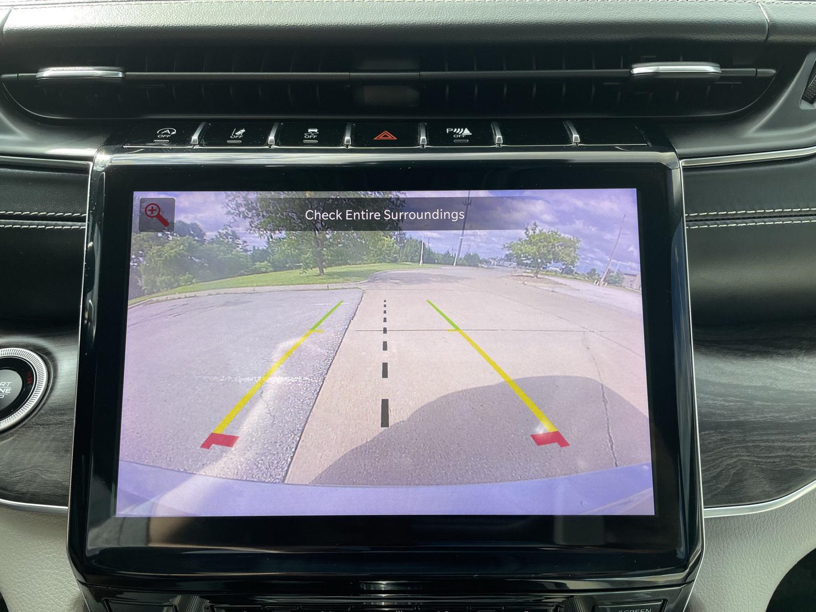 Vehicle photo 27