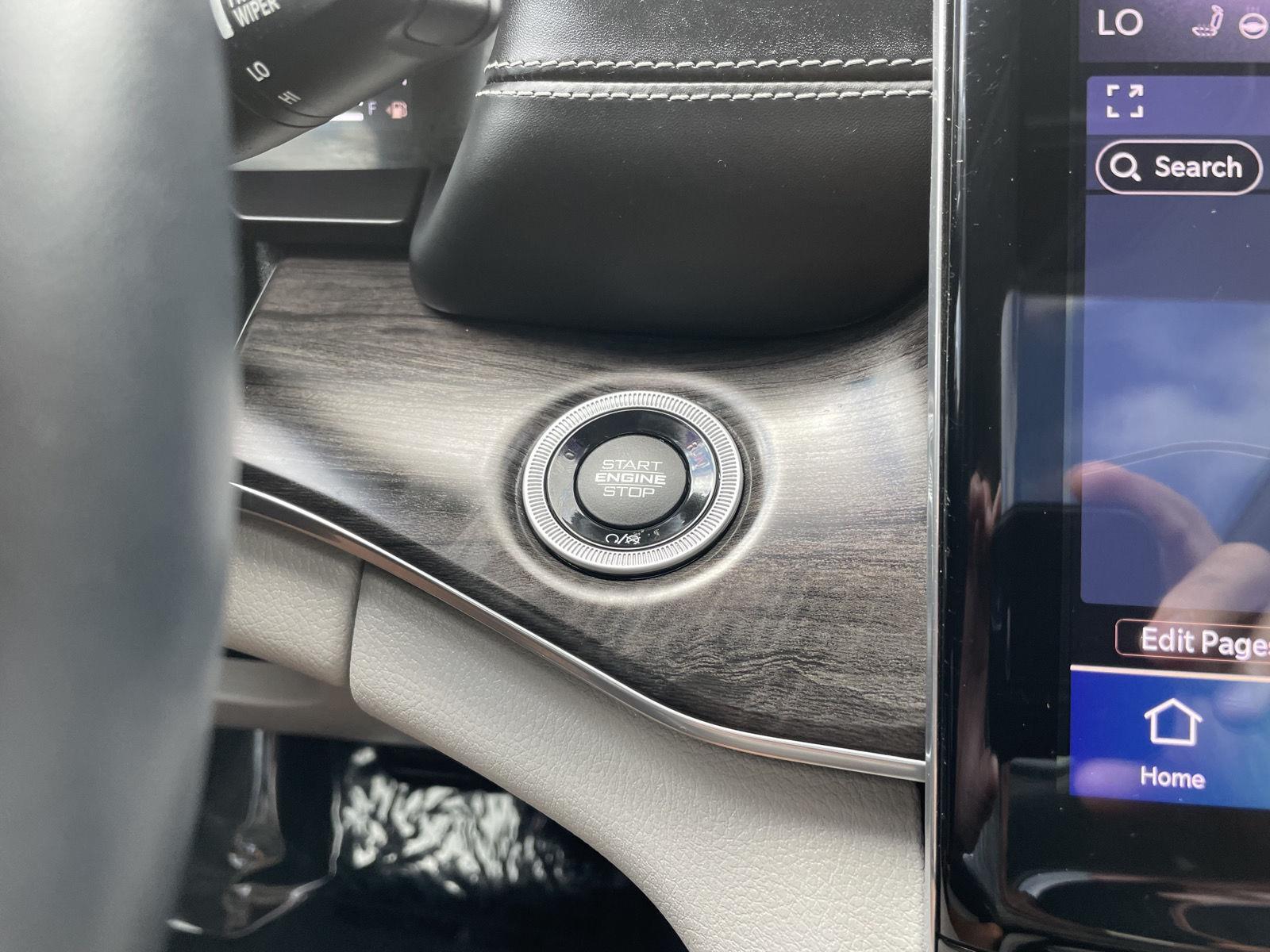 Vehicle photo 29