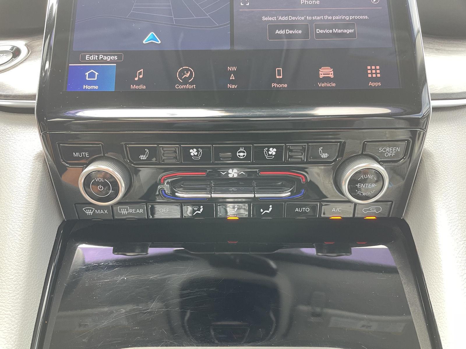 Vehicle photo 30