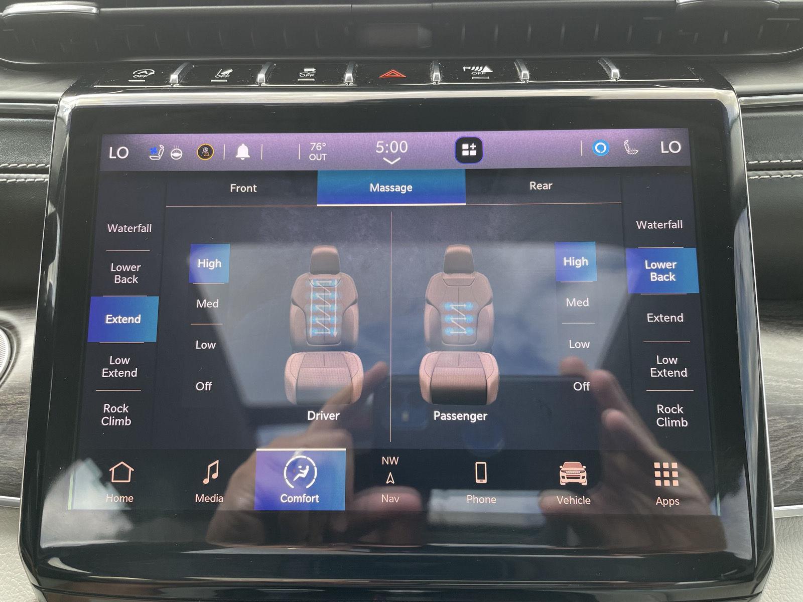Vehicle photo 32