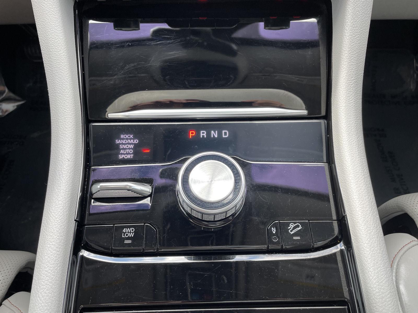Vehicle photo 35