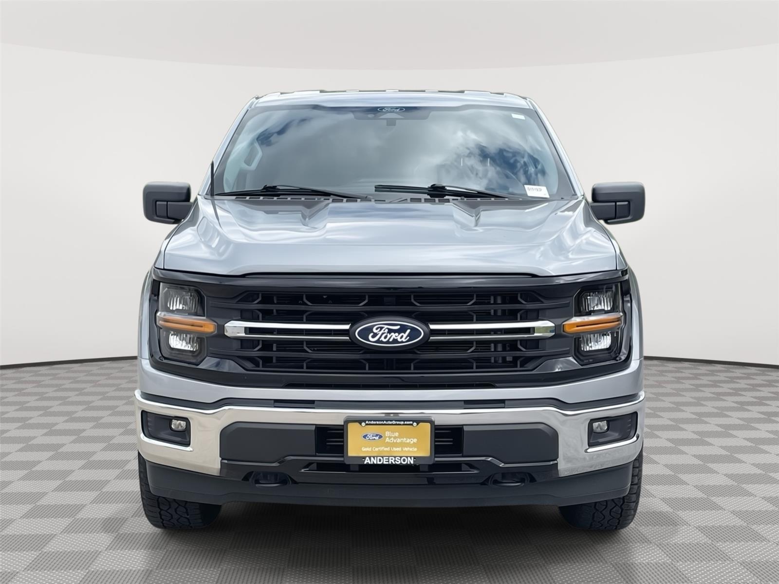 Vehicle photo 4
