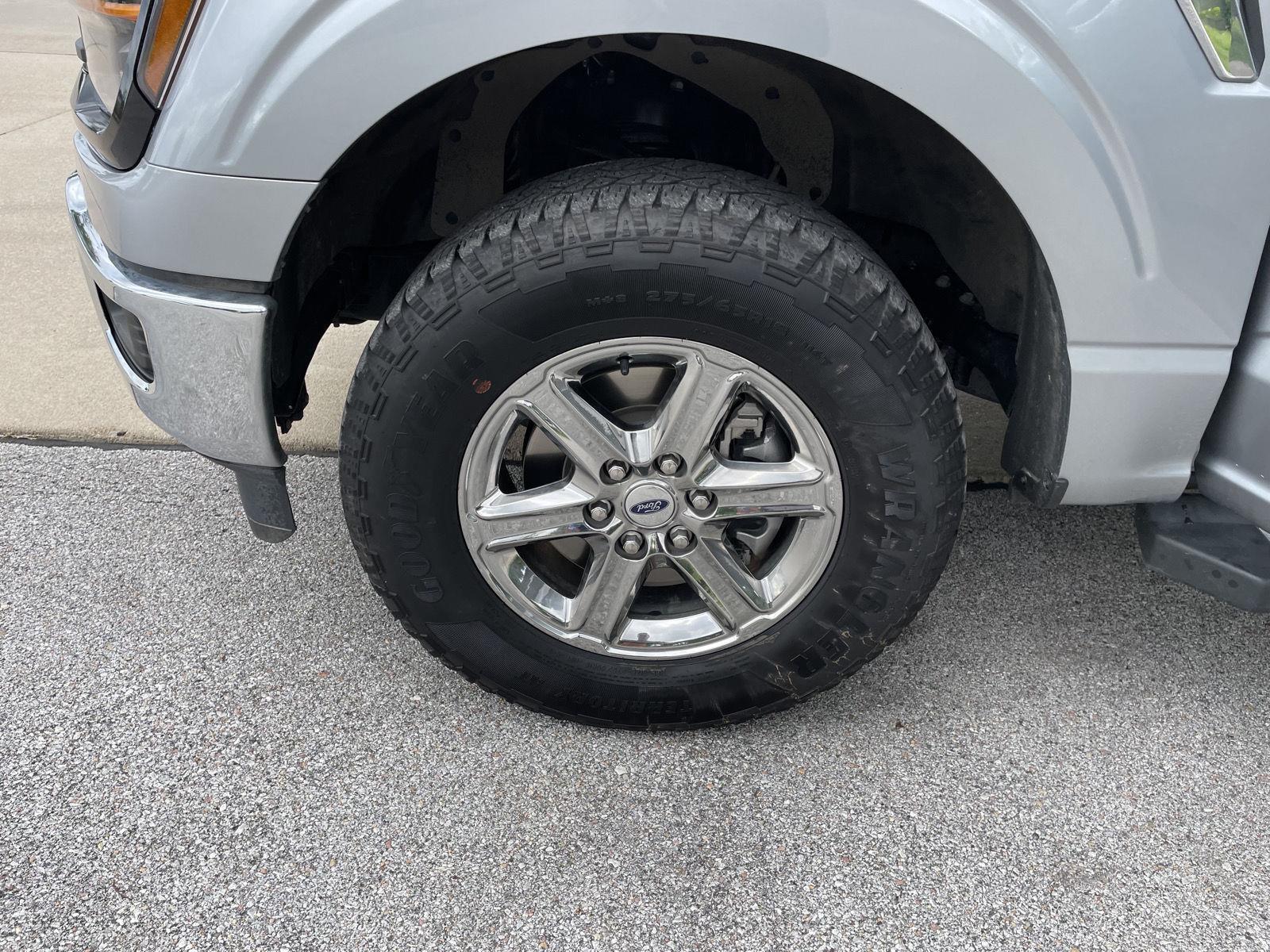 Vehicle photo 10
