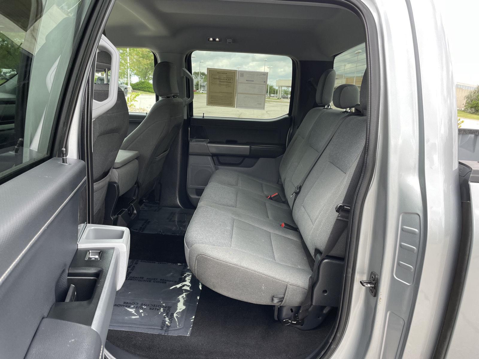 Vehicle photo 20