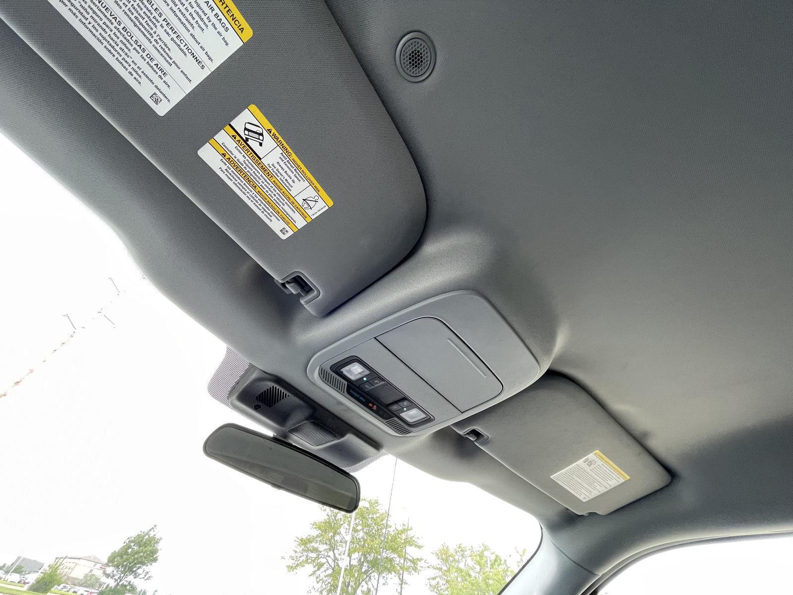 Vehicle photo 21
