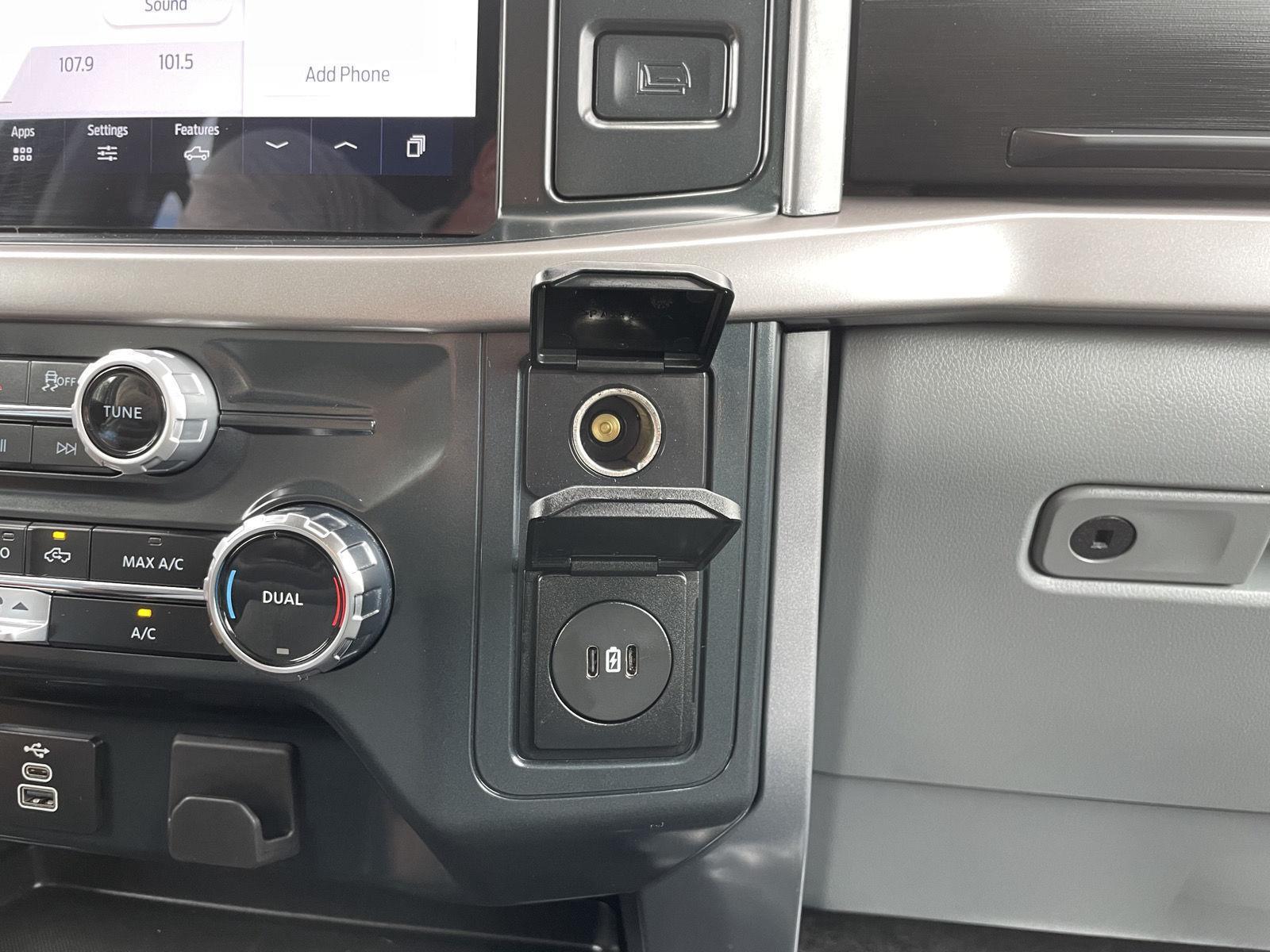Vehicle photo 26