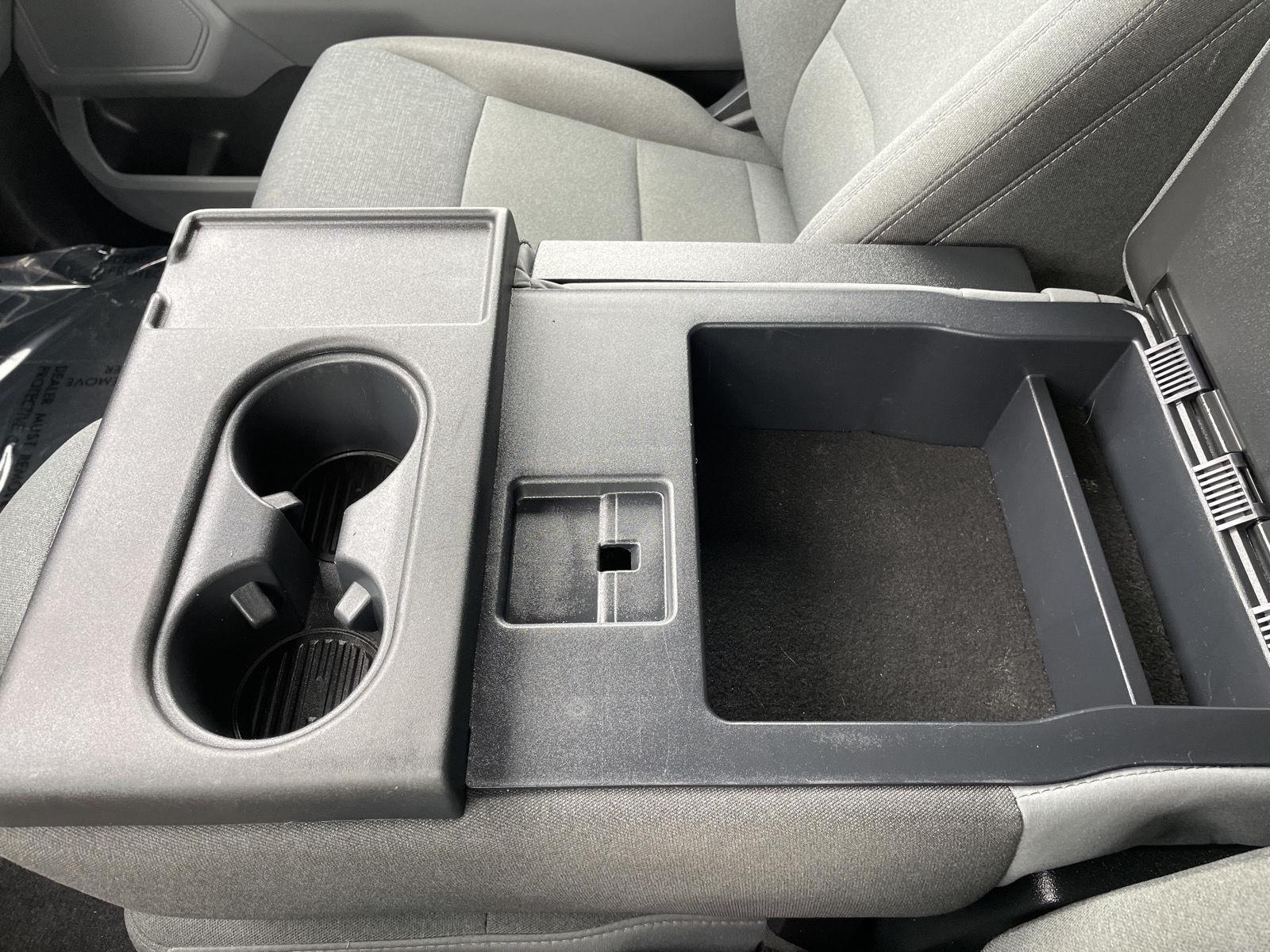 Vehicle photo 29