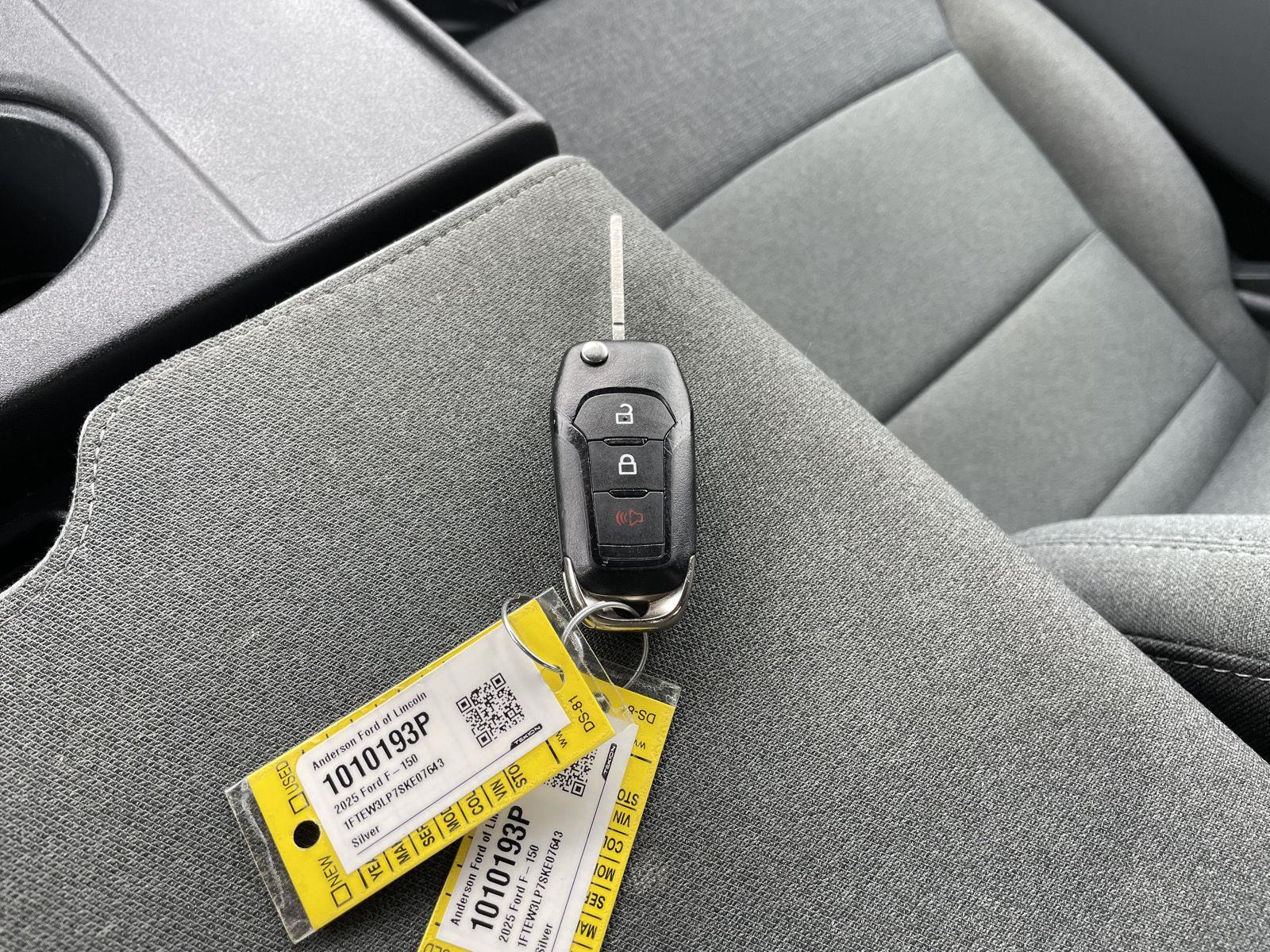 Vehicle photo 36