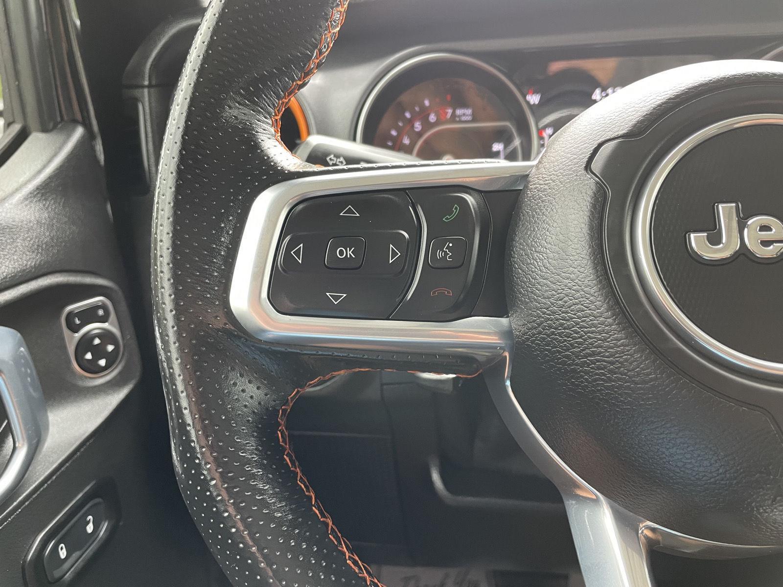Vehicle photo 12