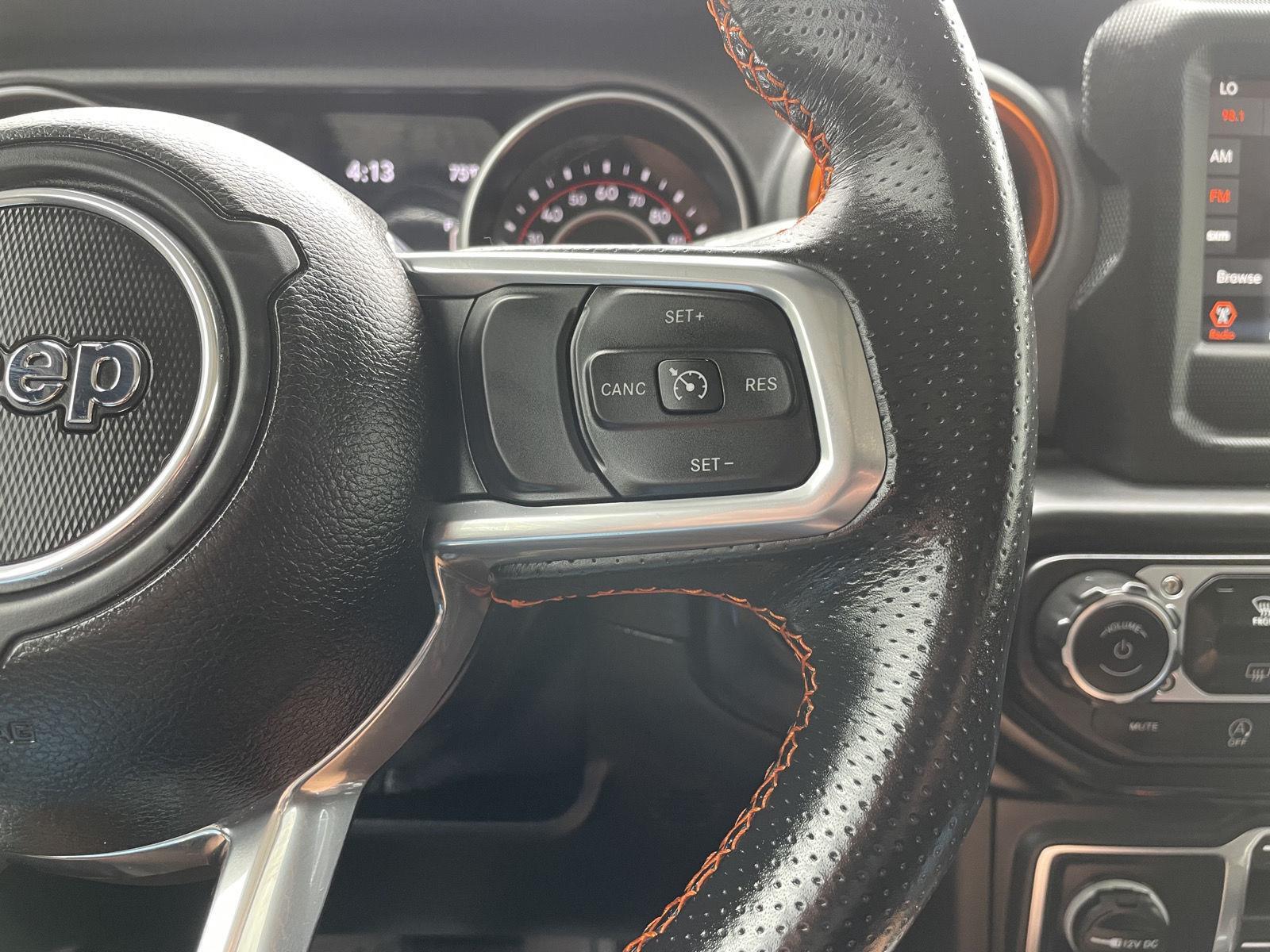 Vehicle photo 13