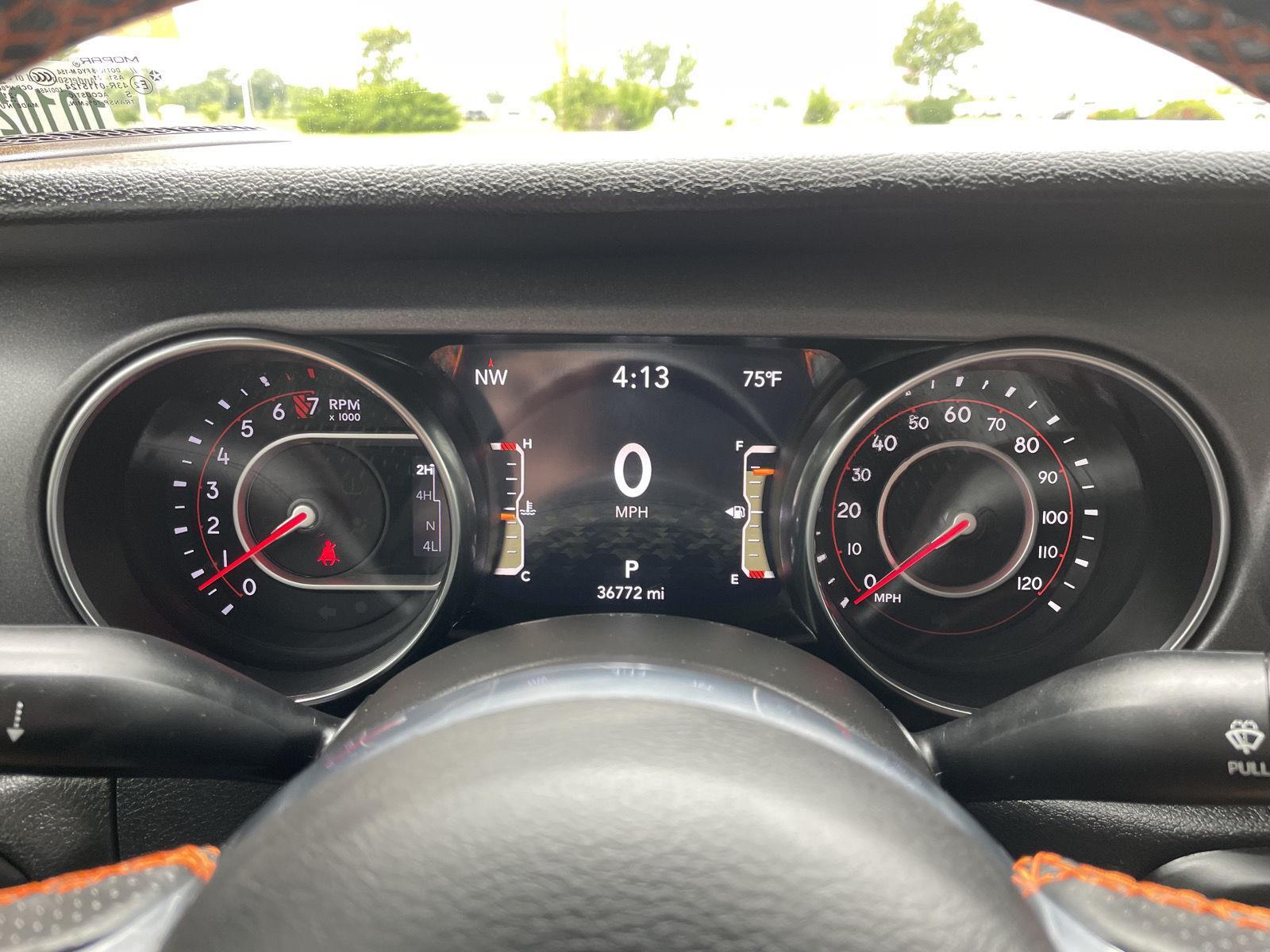 Vehicle photo 14