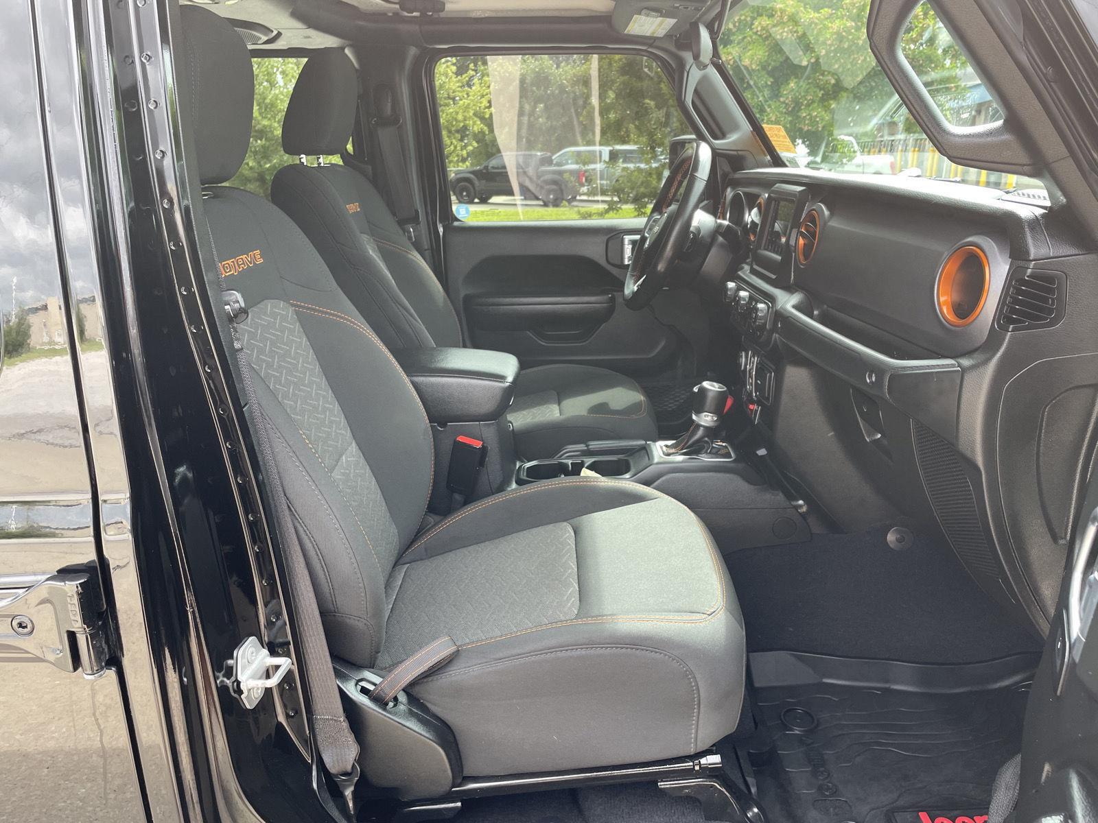 Vehicle photo 18