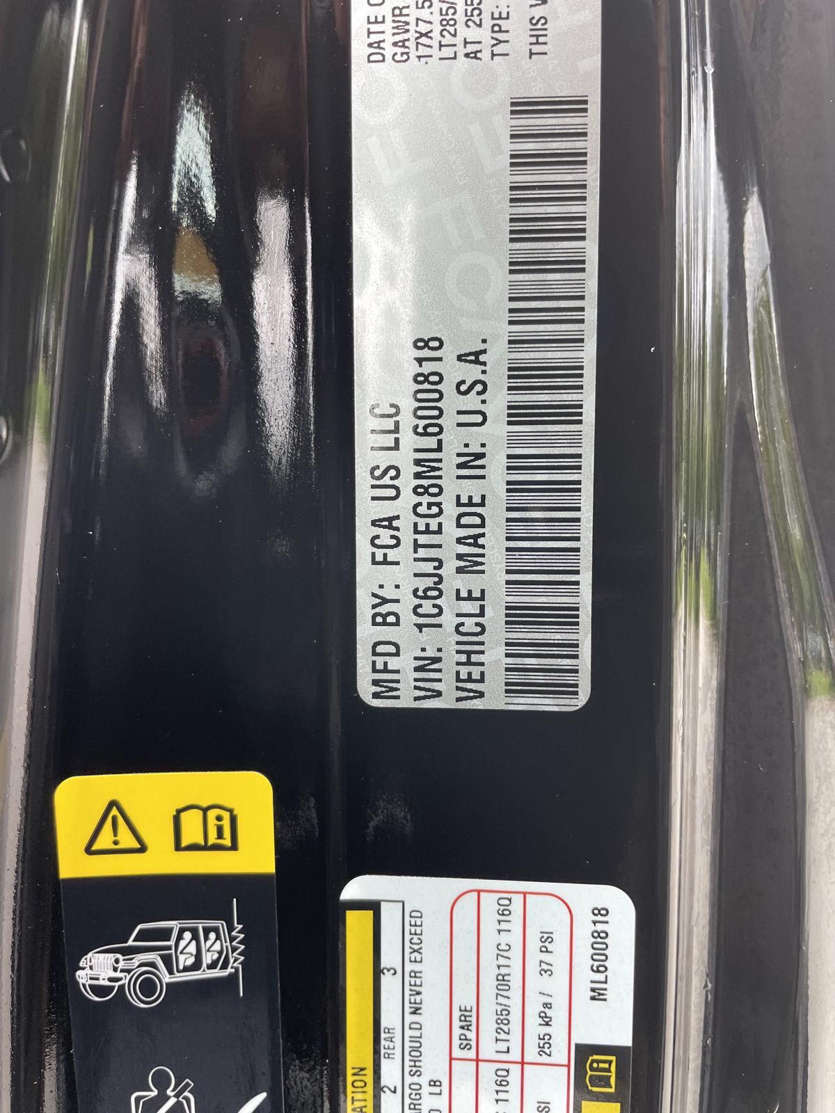 Vehicle photo 29