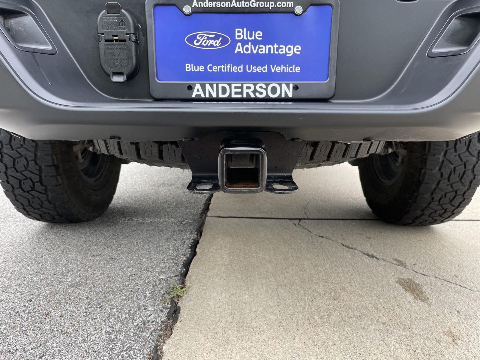 Vehicle photo 30